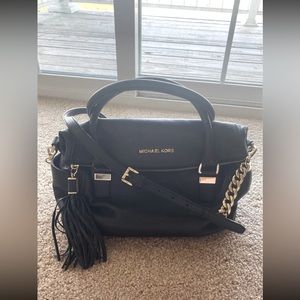 Michael kors cross body purse
